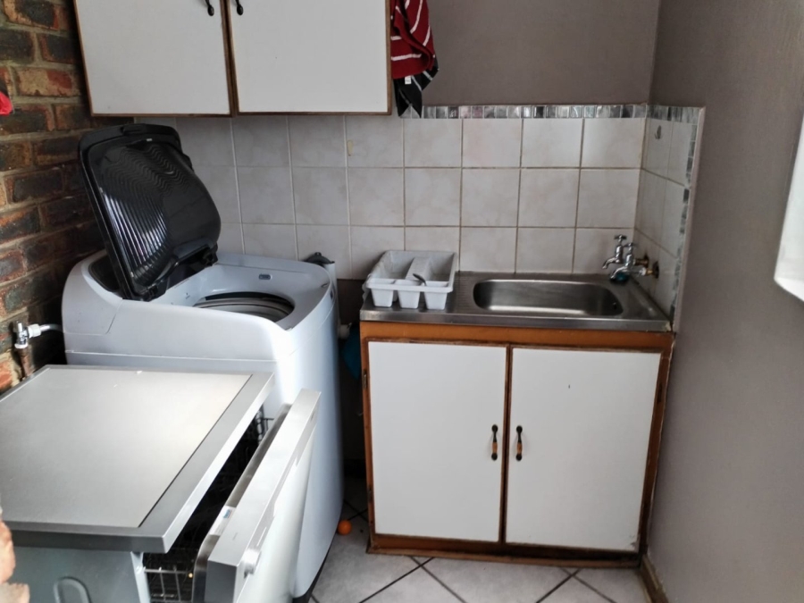 4 Bedroom Property for Sale in La Hoff North West